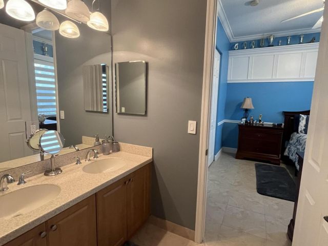 Продажа дома по адресу 9386 Madewood Court - фото 6390612