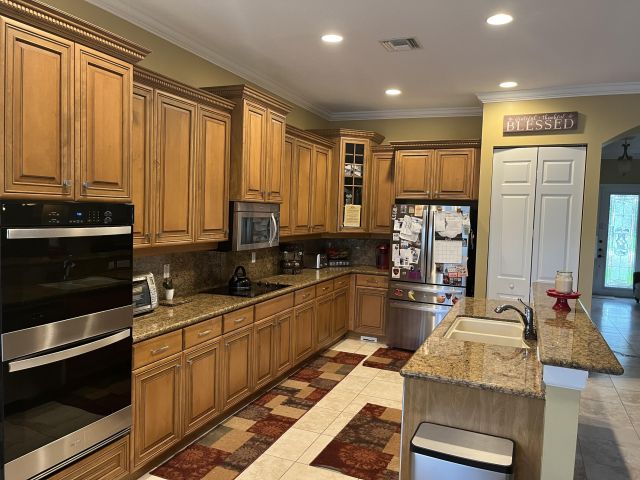 Продажа дома по адресу 9386 Madewood Court - фото 6390617