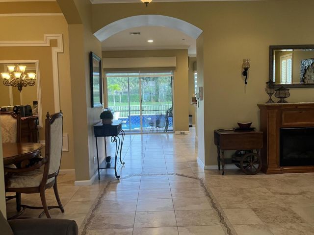 Продажа дома по адресу 9386 Madewood Court - фото 6390620