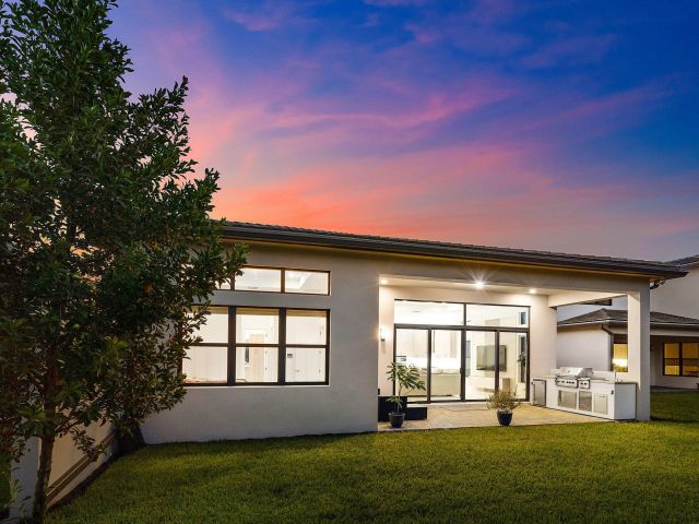 Продажа дома по адресу 8330 Essex Country Club Drive - фото 6437270