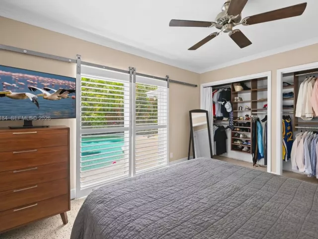 Продажа дома по адресу 608 NW 25th St - фото 6396694