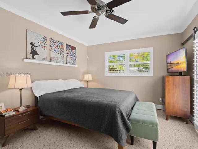 Продажа дома по адресу 608 NW 25th St - фото 6396695