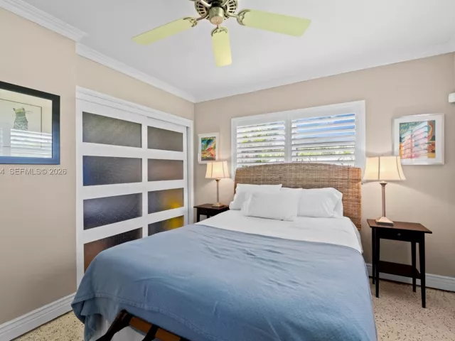 Продажа дома по адресу 608 NW 25th St - фото 6396698