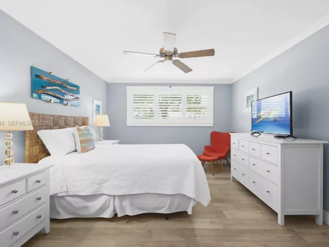 Продажа дома по адресу 608 NW 25th St - фото 6396701