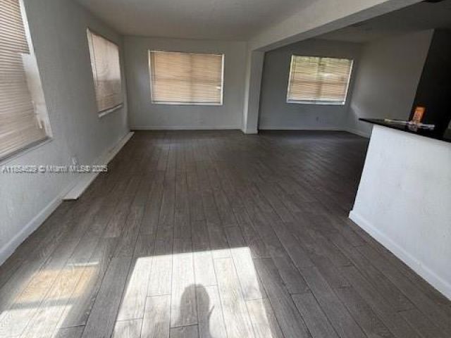 Продажа дома по адресу 3025 NW 11TH ST - фото 7444566