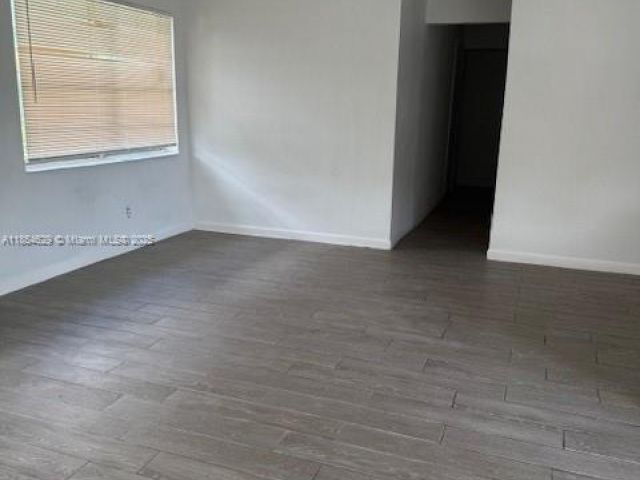 Продажа дома по адресу 3025 NW 11TH ST - фото 7444568