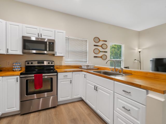 Дом в аренду по адресу 602 NW 1st Street - фото 6392058