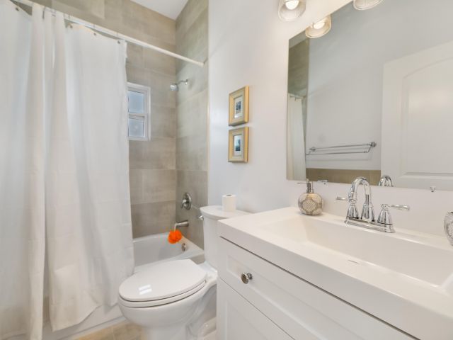 Дом в аренду по адресу 602 NW 1st Street - фото 6392059