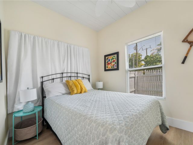 Дом в аренду по адресу 602 NW 1st Street - фото 6392060