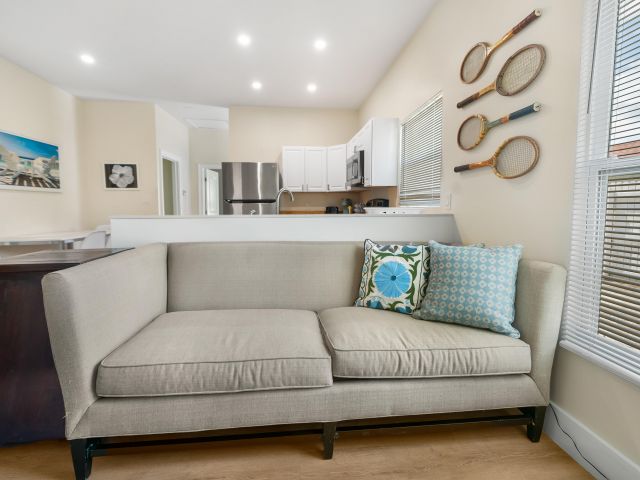 Дом в аренду по адресу 602 NW 1st Street - фото 6392062