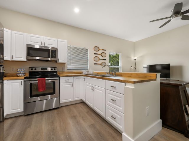 Дом в аренду по адресу 602 NW 1st Street - фото 6392064