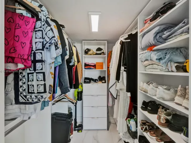 Продажа квартиры #1408 - фото 6389351