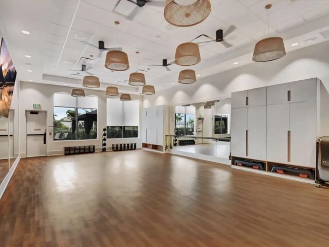 Дом в аренду по адресу 8107 Crystal Downs Avenue - фото 6401023