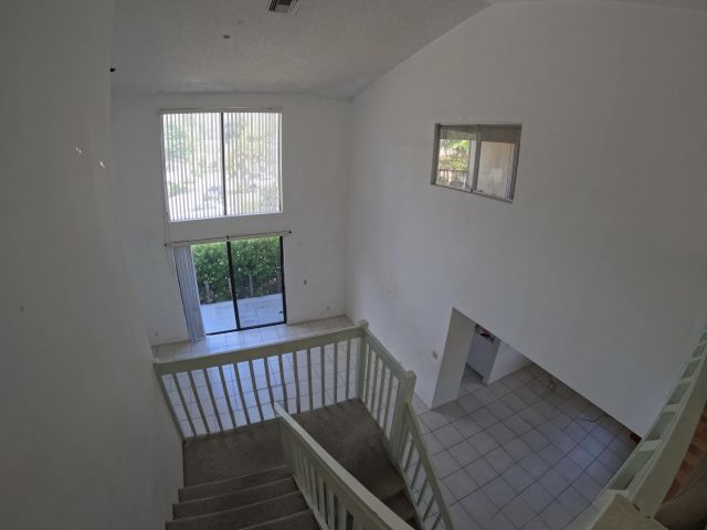 Дом в аренду по адресу 7473 Champagne Place - фото 6393818