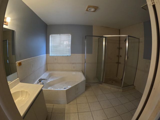 Дом в аренду по адресу 7473 Champagne Place - фото 6393823