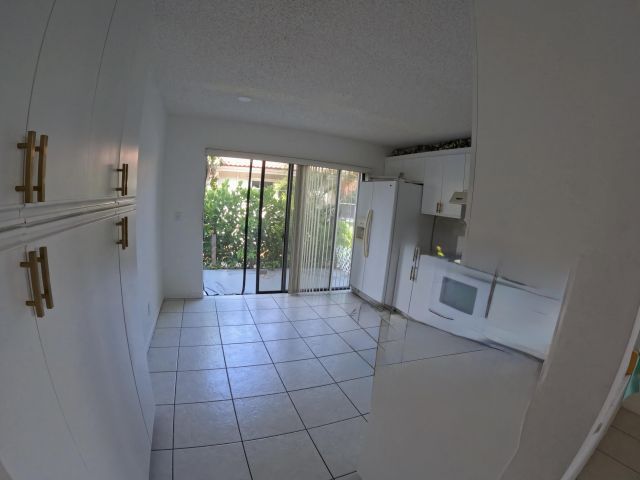 Дом в аренду по адресу 7473 Champagne Place - фото 6393827