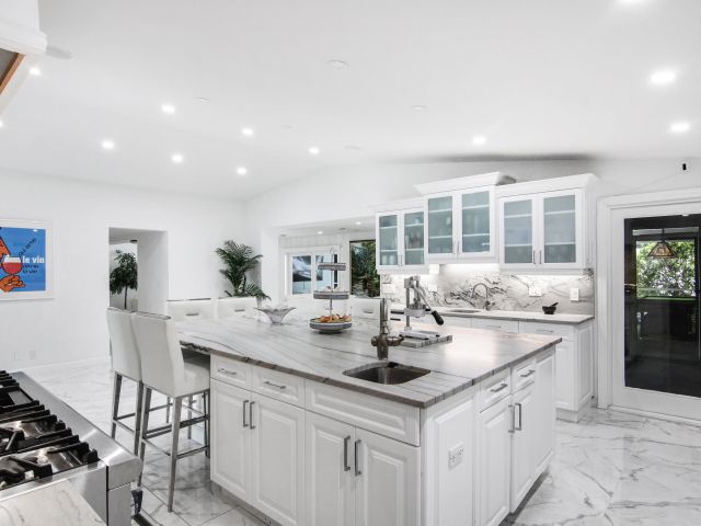 Продажа дома по адресу 118 Seville Road - фото 6395373