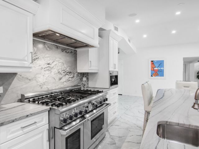 Продажа дома по адресу 118 Seville Road - фото 6395374