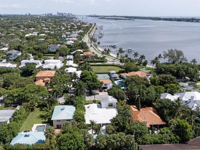 Продажа дома по адресу 118 Seville Road - фото 6395379