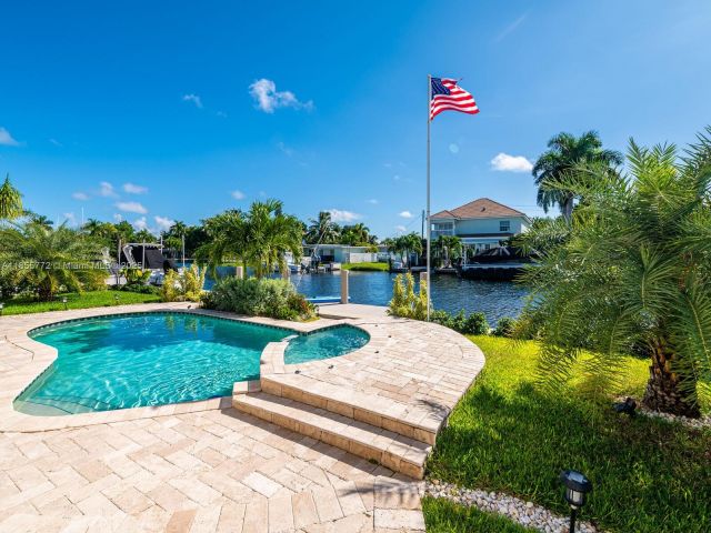 Дом в аренду по адресу 2118 NE 15th St - фото 7482263