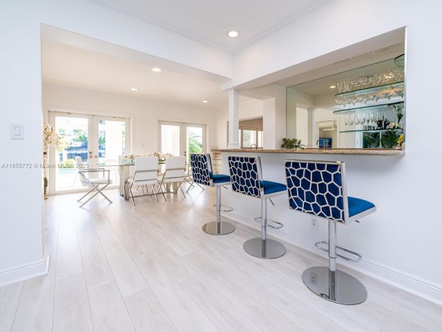 Дом в аренду по адресу 2118 NE 15th St - фото 7482270