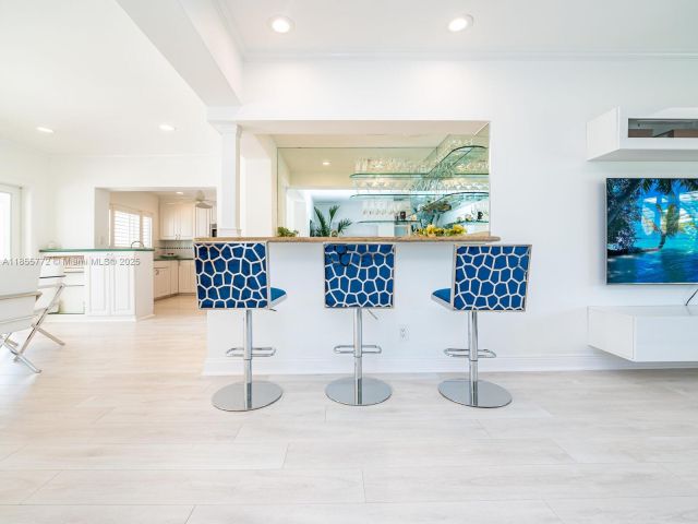 Дом в аренду по адресу 2118 NE 15th St - фото 7482271