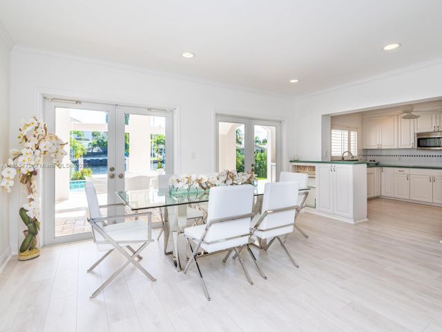 Дом в аренду по адресу 2118 NE 15th St - фото 7482272