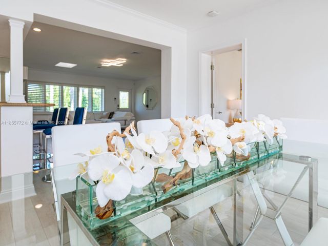 Дом в аренду по адресу 2118 NE 15th St - фото 7482274