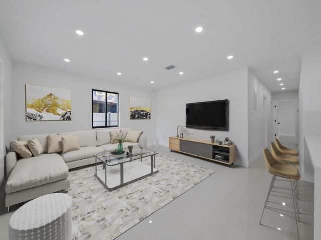 Продажа дома по адресу 860 NW 70th Street - фото 6400108