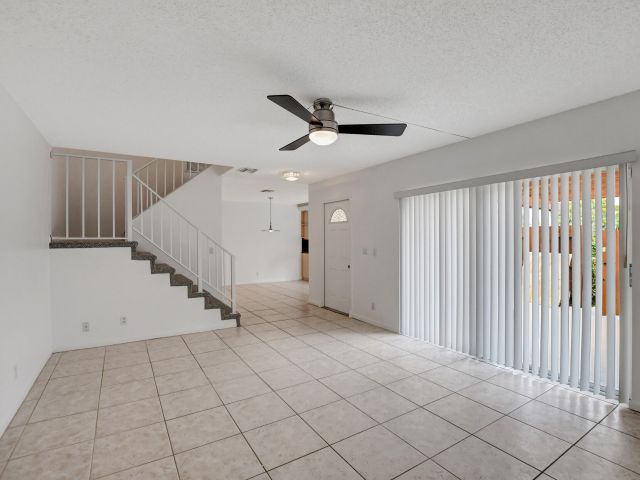 Дом в аренду по адресу 2555 Albatross Road N 2-A - фото 6398067