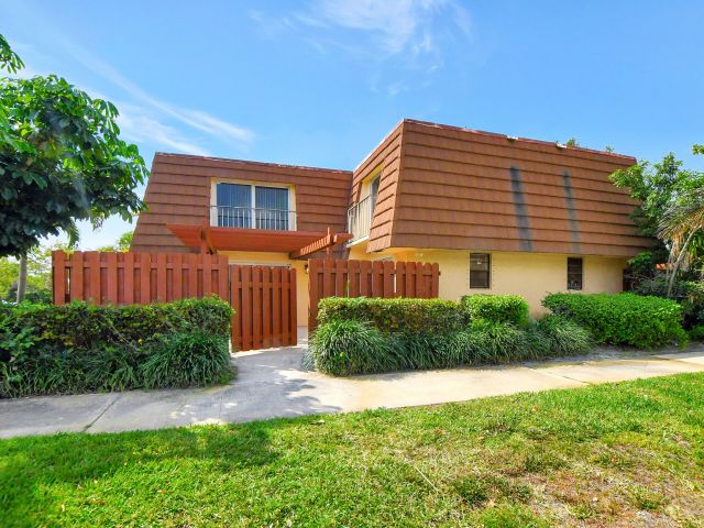 Дом в аренду по адресу 2555 Albatross Road N 2-A - фото 6398072