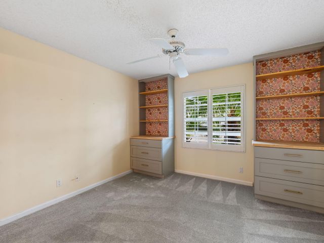 Продажа дома по адресу 9190 Heathridge Drive - фото 6399264