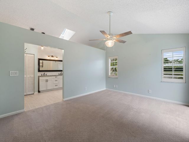 Продажа дома по адресу 9190 Heathridge Drive - фото 6399269