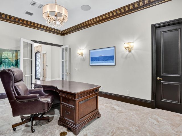 Продажа дома по адресу 377 E Coconut Palm Road - фото 6399699