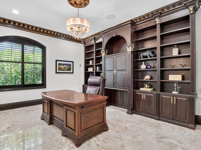 Продажа дома по адресу 377 E Coconut Palm Road - фото 6399700