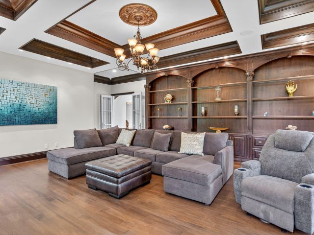 Продажа дома по адресу 377 E Coconut Palm Road - фото 6399702