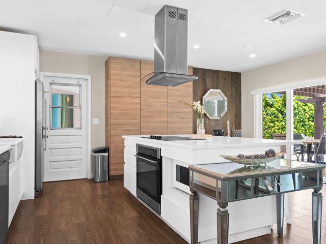 Дом в аренду по адресу 942 SE 13th Avenue - фото 6453334