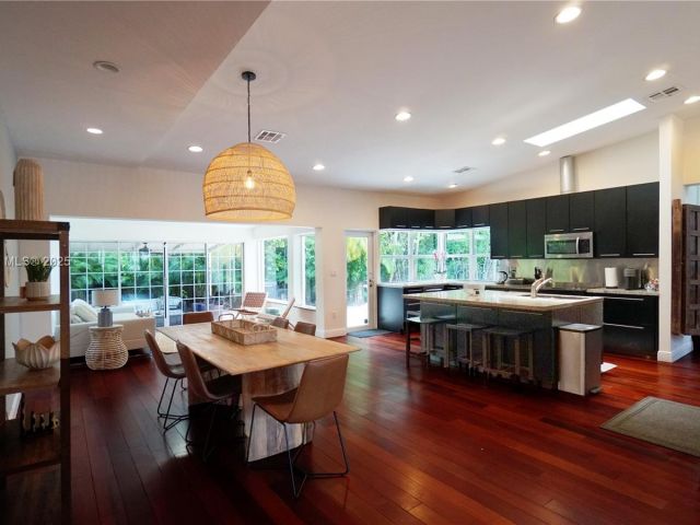 Продажа дома по адресу 691 Ridgewood Rd - фото 6400373