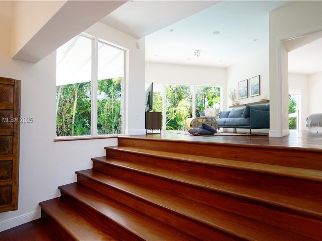 Продажа дома по адресу 691 Ridgewood Rd - фото 6400378