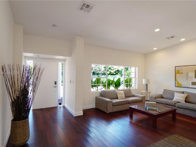 Продажа дома по адресу 691 Ridgewood Rd - фото 6400380