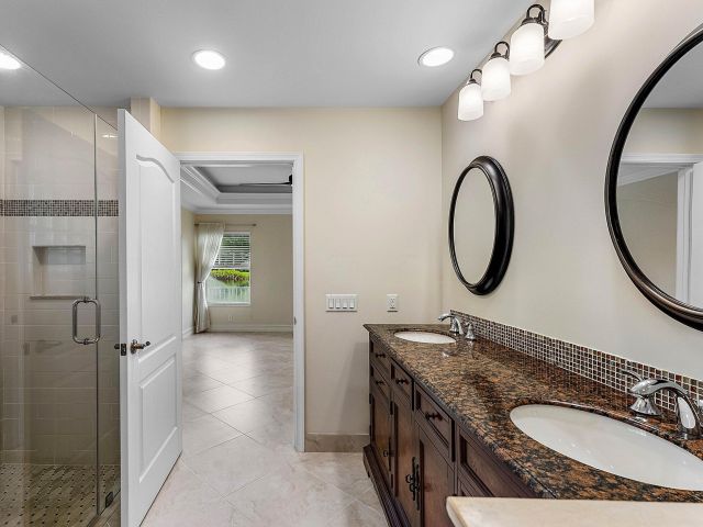 Продажа дома по адресу 9511 Fox Trot Lane - фото 6402170