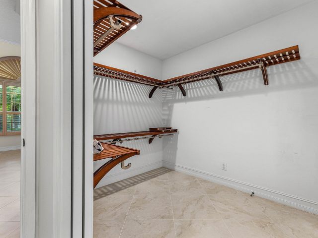 Продажа дома по адресу 9511 Fox Trot Lane - фото 6402171