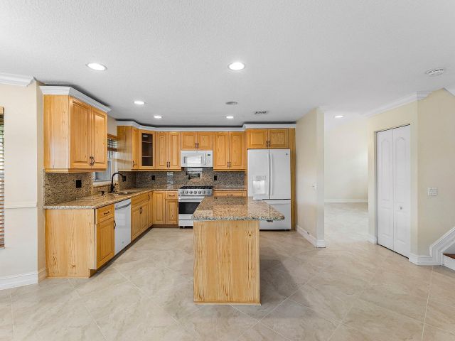 Продажа дома по адресу 9511 Fox Trot Lane - фото 6402175