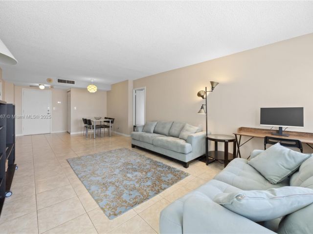 Продажа квартиры #812 - фото 7435425