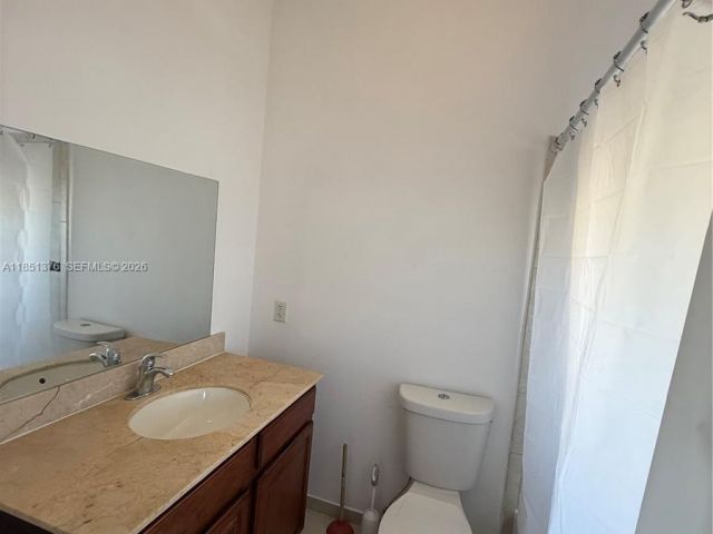 Дом в аренду по адресу 1540 NW 45th St 1-4 - фото 7450648