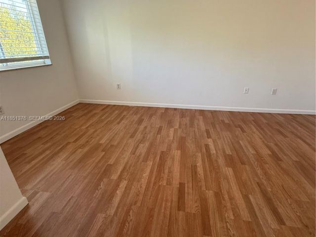 Дом в аренду по адресу 1540 NW 45th St 1-4 - фото 7450651