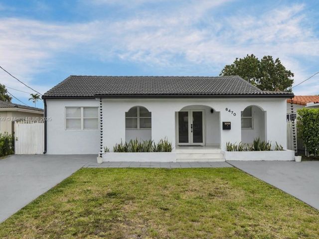 Продажа дома по адресу 6470 SW 27th St - фото 7441355