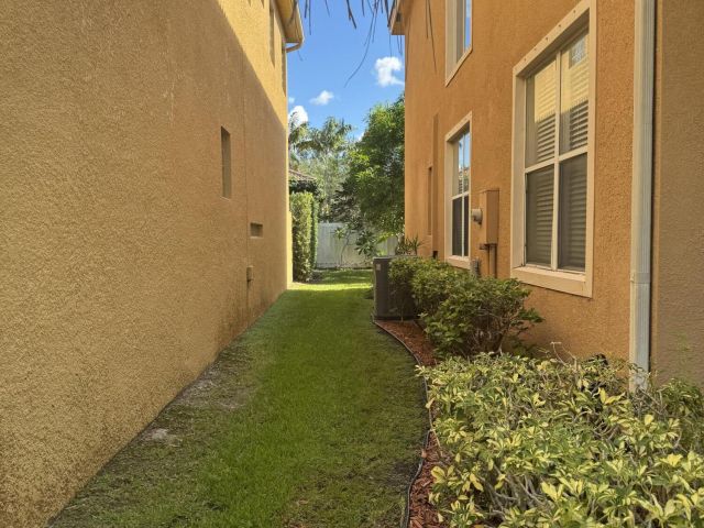 Продажа дома по адресу 236 Gazetta Way - фото 6409162