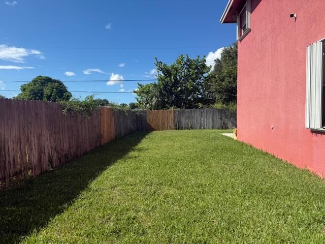 Дом в аренду по адресу 1390 W 33rd Street - фото 6837008