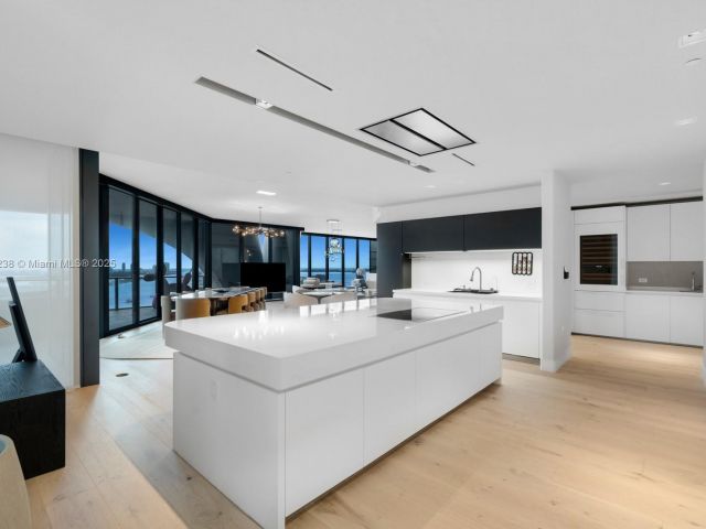 Продажа квартиры #2402 - фото 6409120